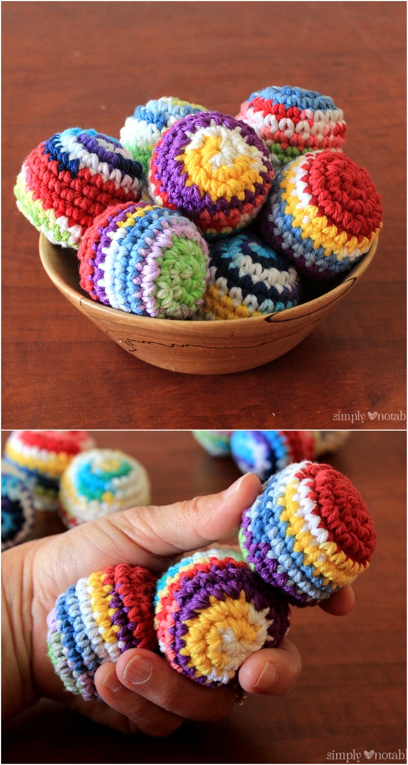 36 Crocheted Juggling Balls 1
