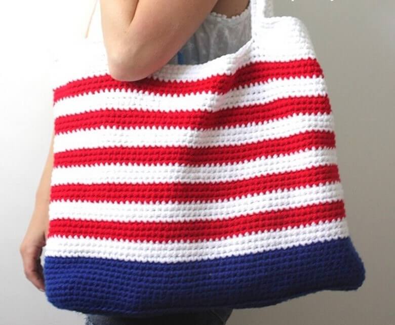 5-crochet-patriotic-tote-bag-1