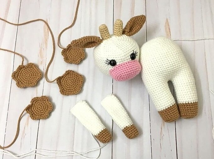 3-Amigurumi-Cow-A-Free-Crochet-Pattern-1